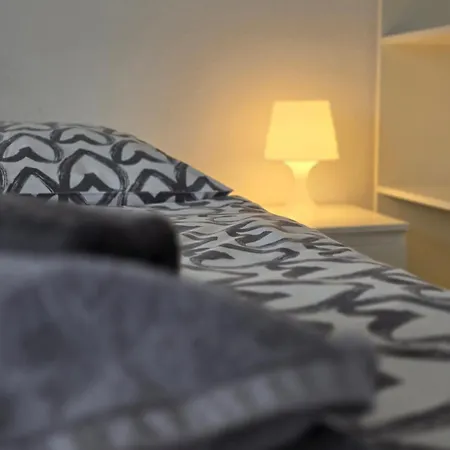 Helle An Der Rheinpromenade 50 Qm *